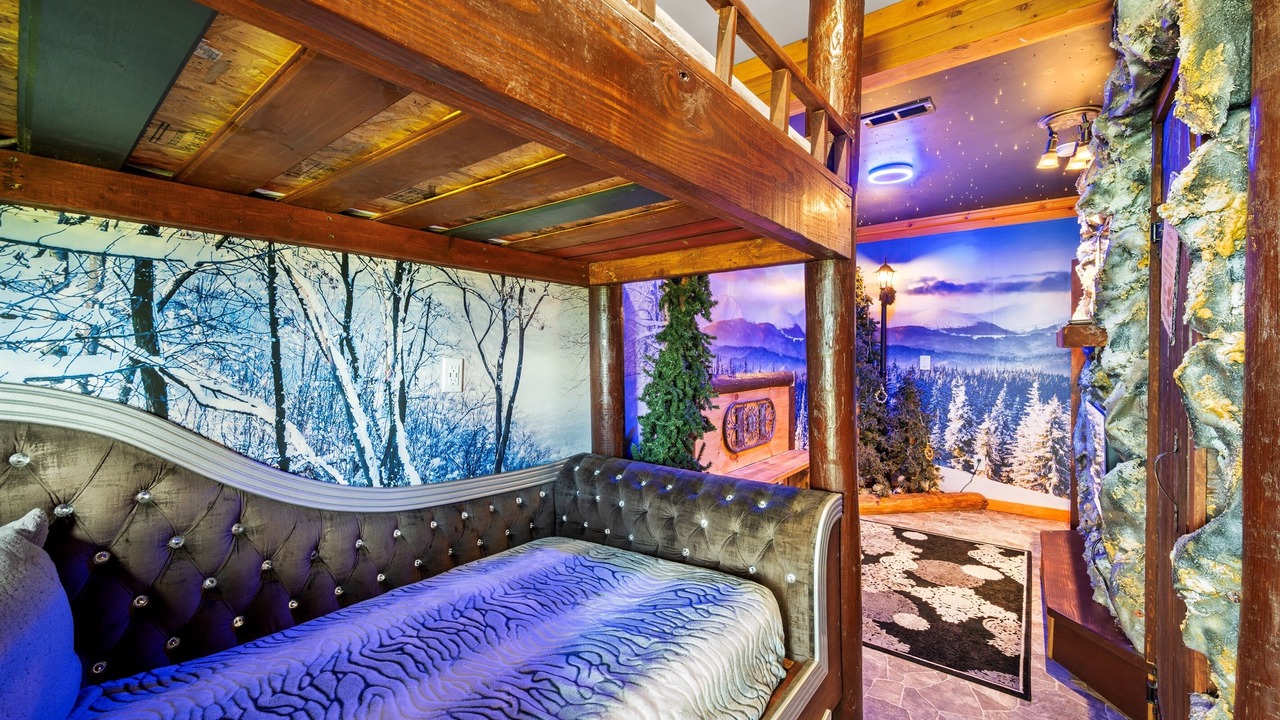 Photo of Bedroom in Wears Valley