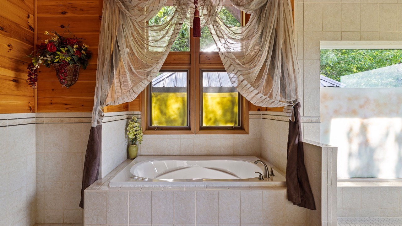 Photo of Bathroom in Wears Valley