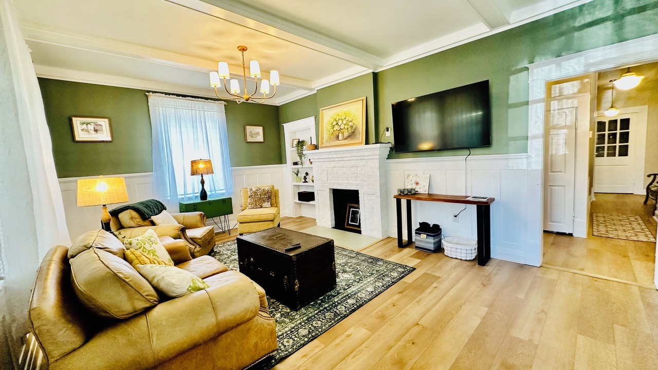 Photo of Livingroom in Eden