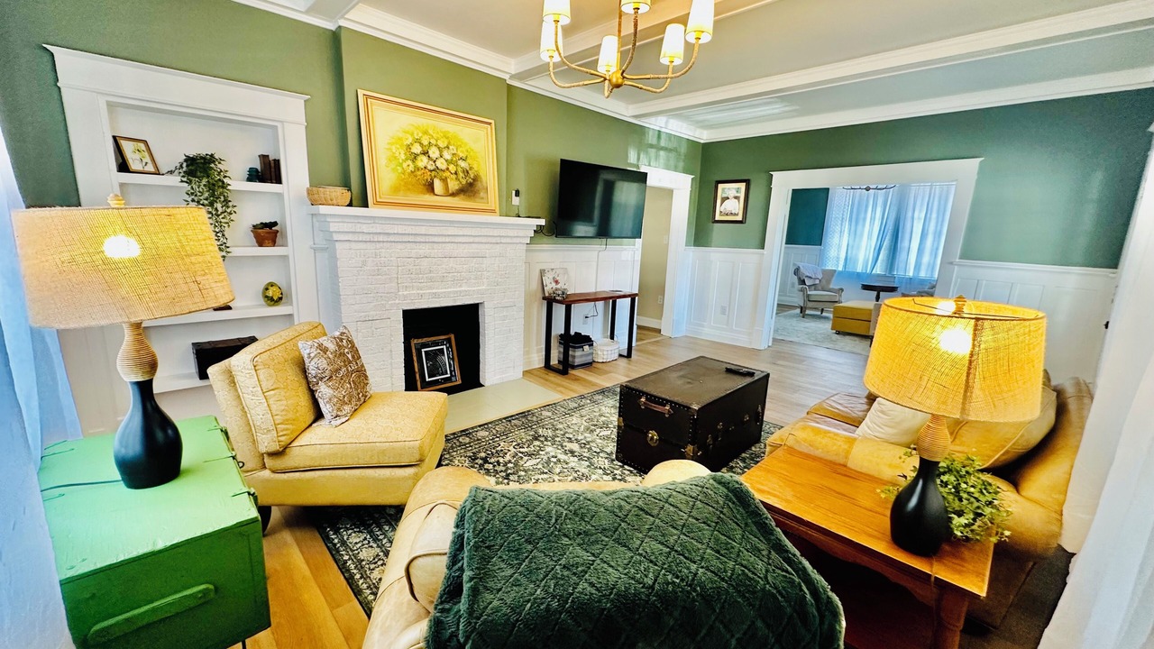 Photo of Livingroom in Eden