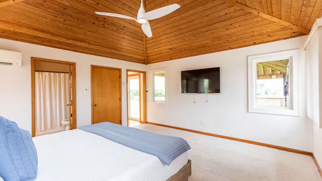 Photo of Bedroom in Southern Shores