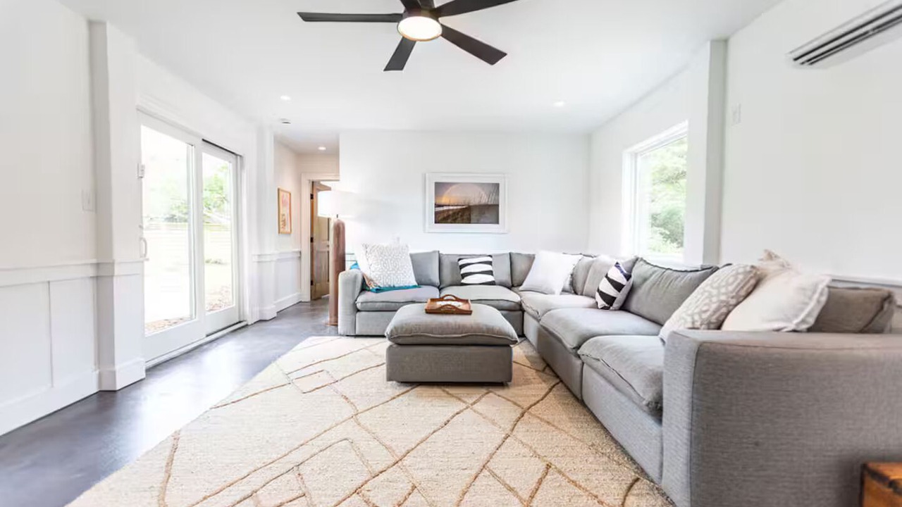Photo of Livingroom in Southern Shores