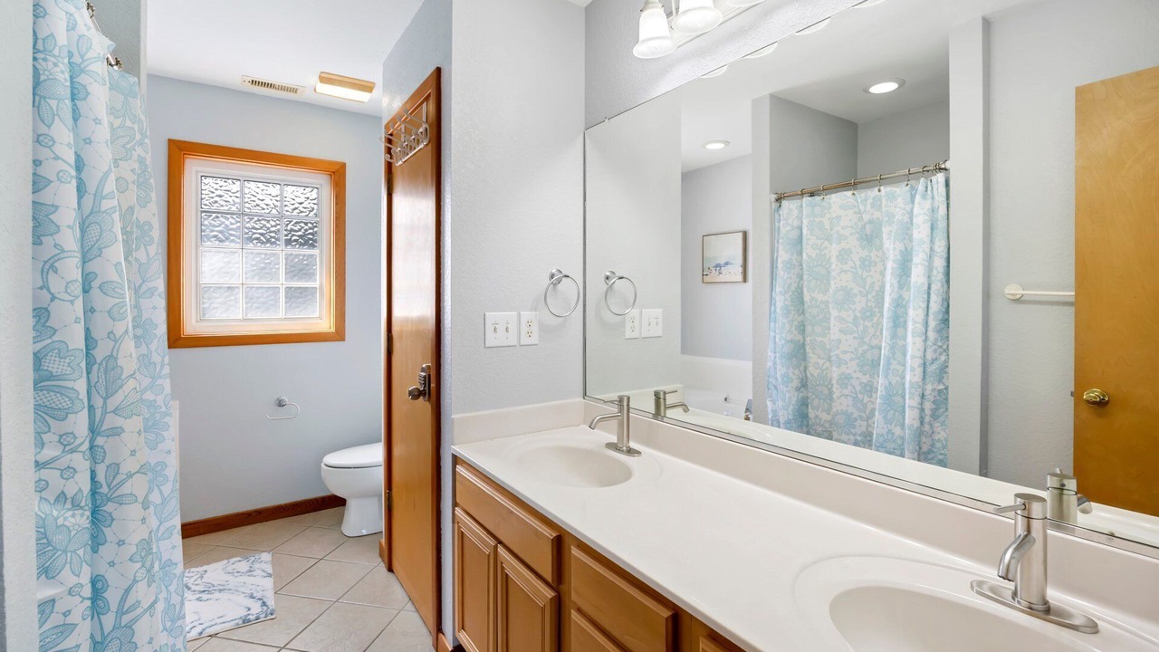 Photo of Bathroom in Whalehead Beach