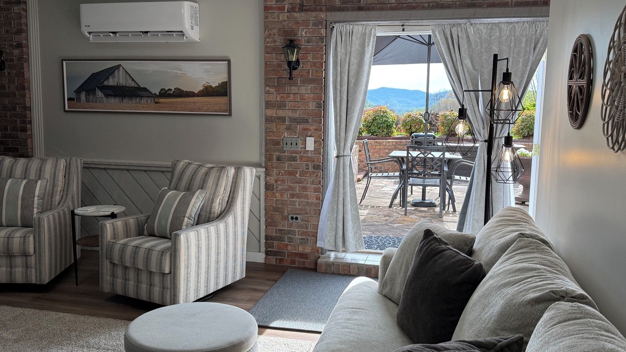 Photo of Livingroom in Newcomb