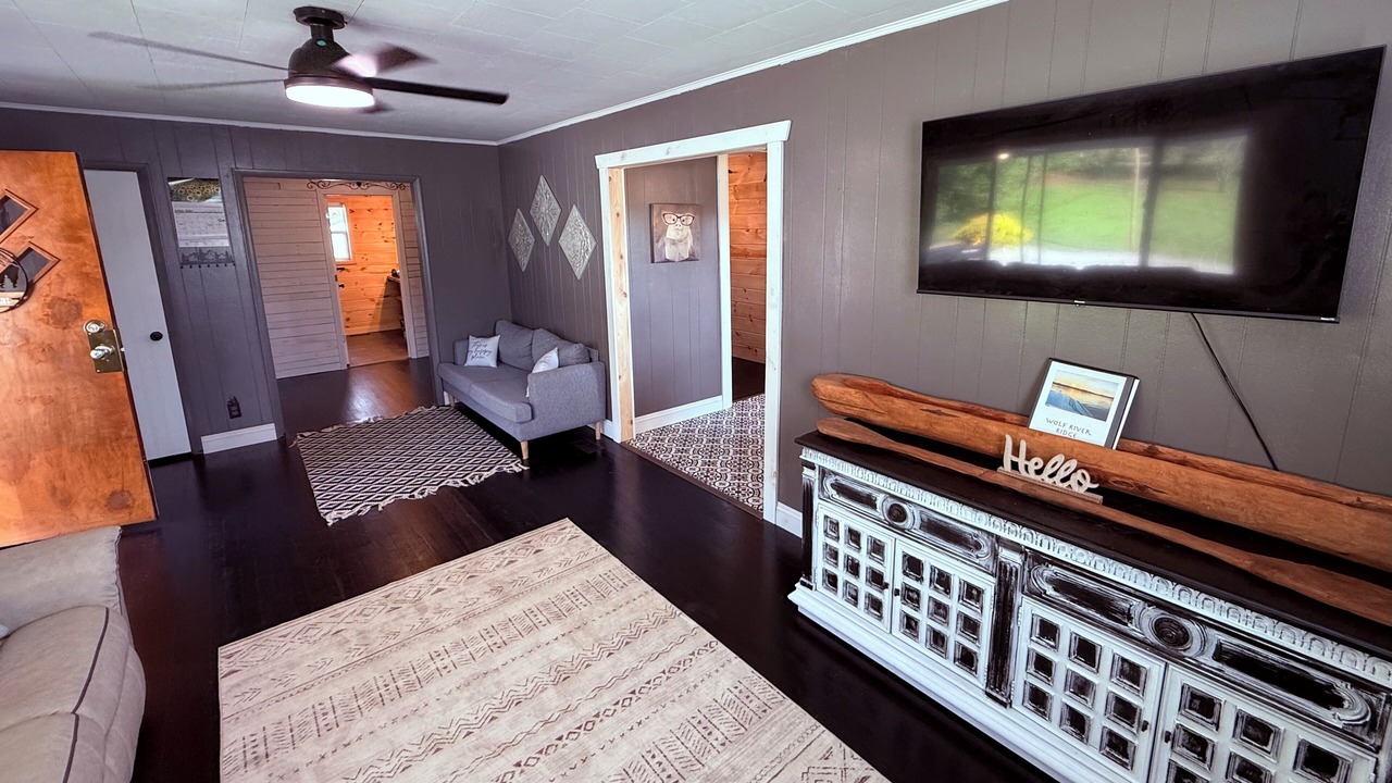 Photo of Livingroom in Byrdstown