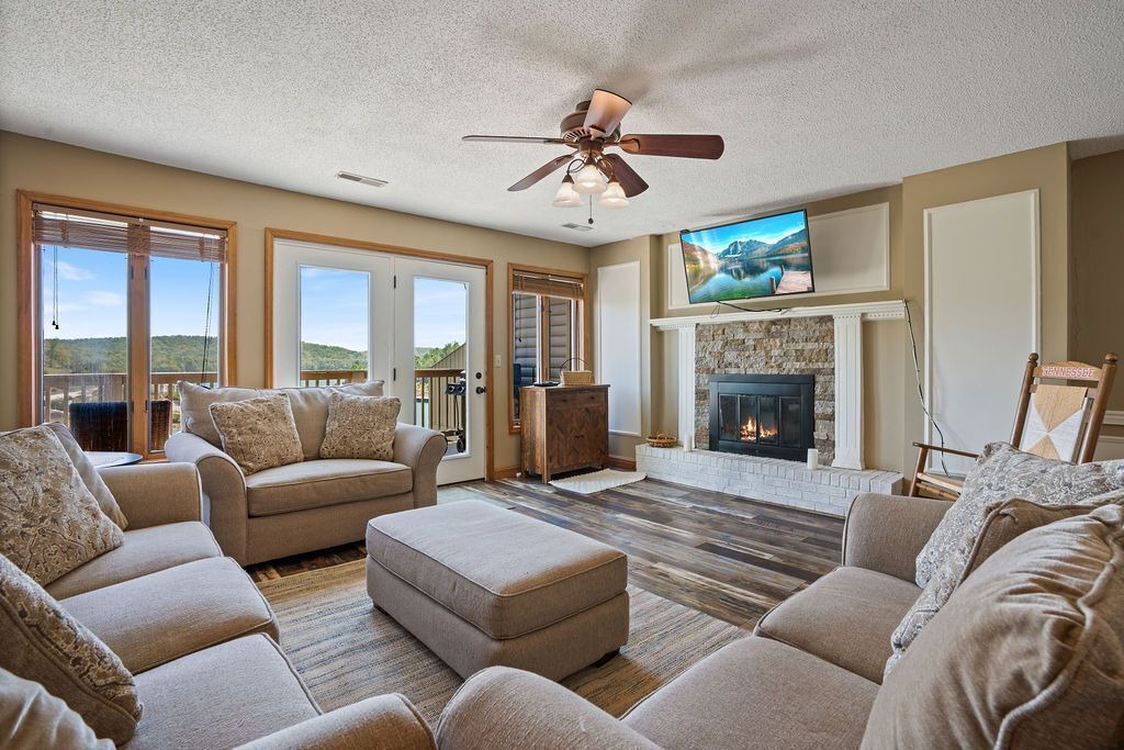 Photo of Livingroom in La Follette