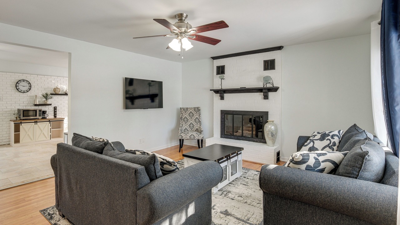 Photo of Livingroom in North Chesterfield