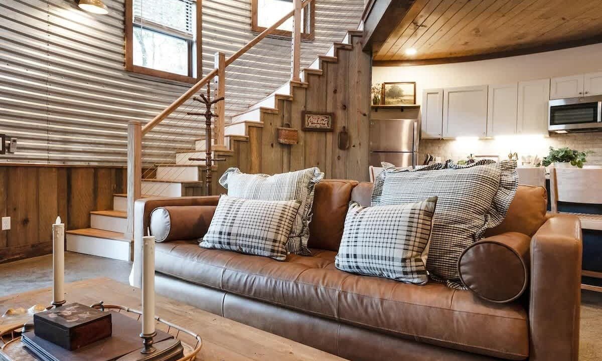 Photo of Livingroom in Lookout Valley Neighborhood Association