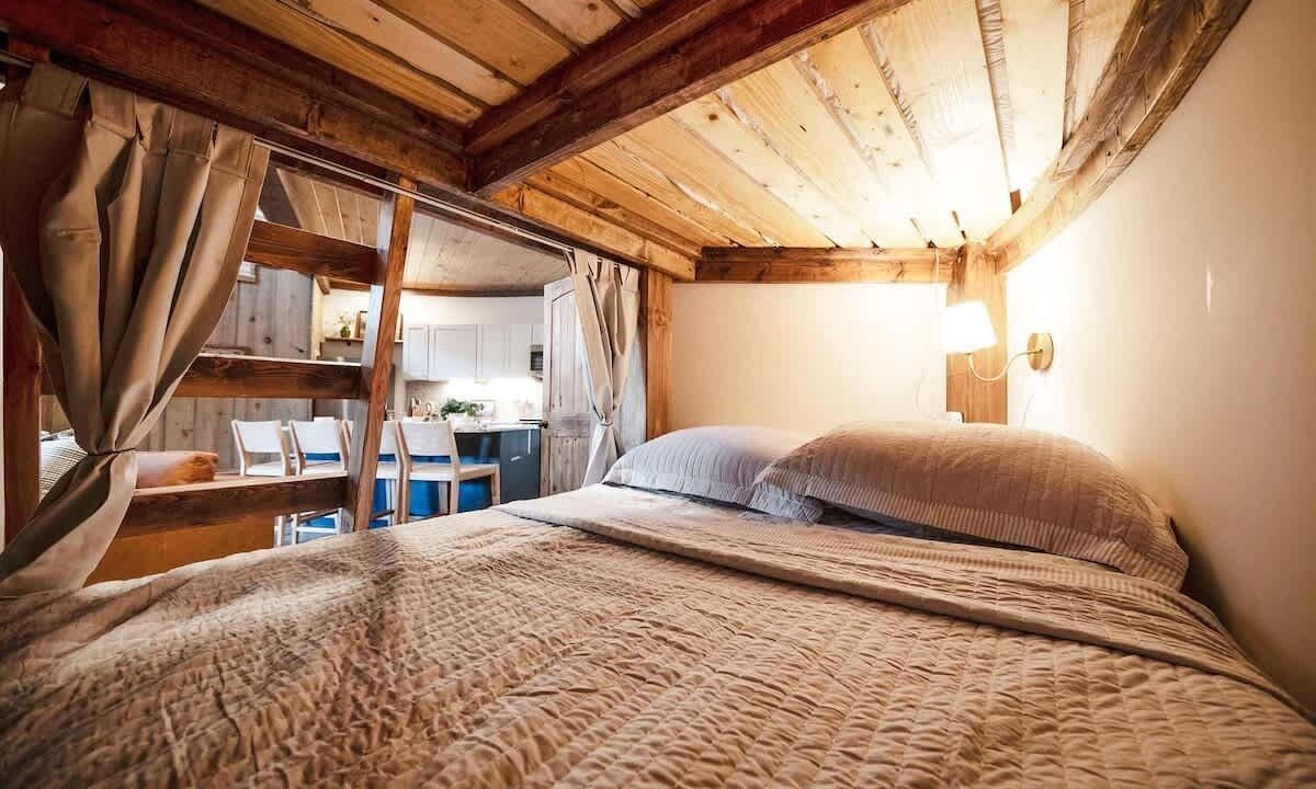 Photo of Bedroom in Lookout Valley Neighborhood Association