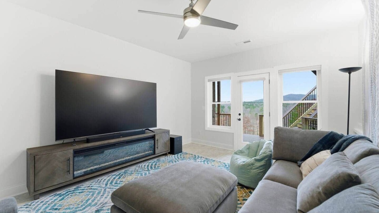 Photo of Livingroom in Calhoun