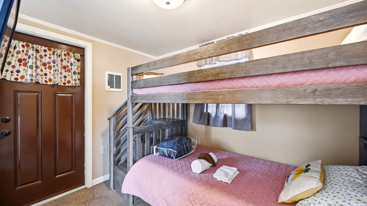 Photo of Bedroom in Wilmington Beach