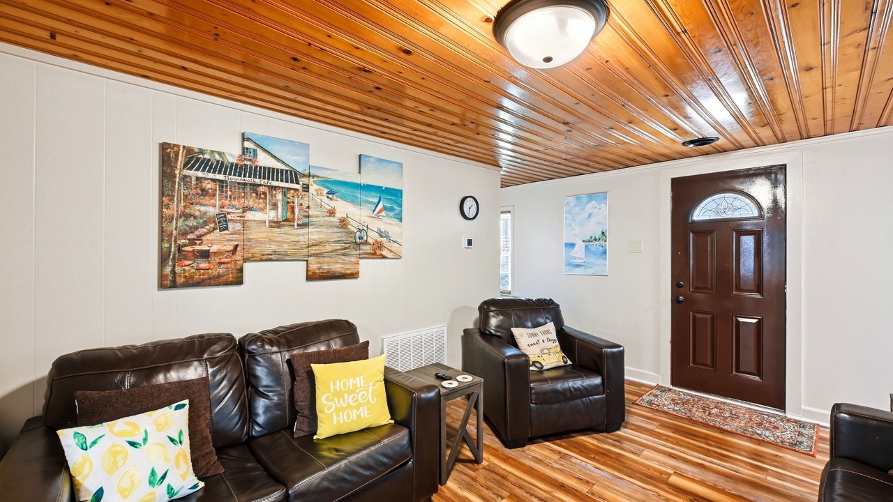 Photo of Livingroom in Wilmington Beach