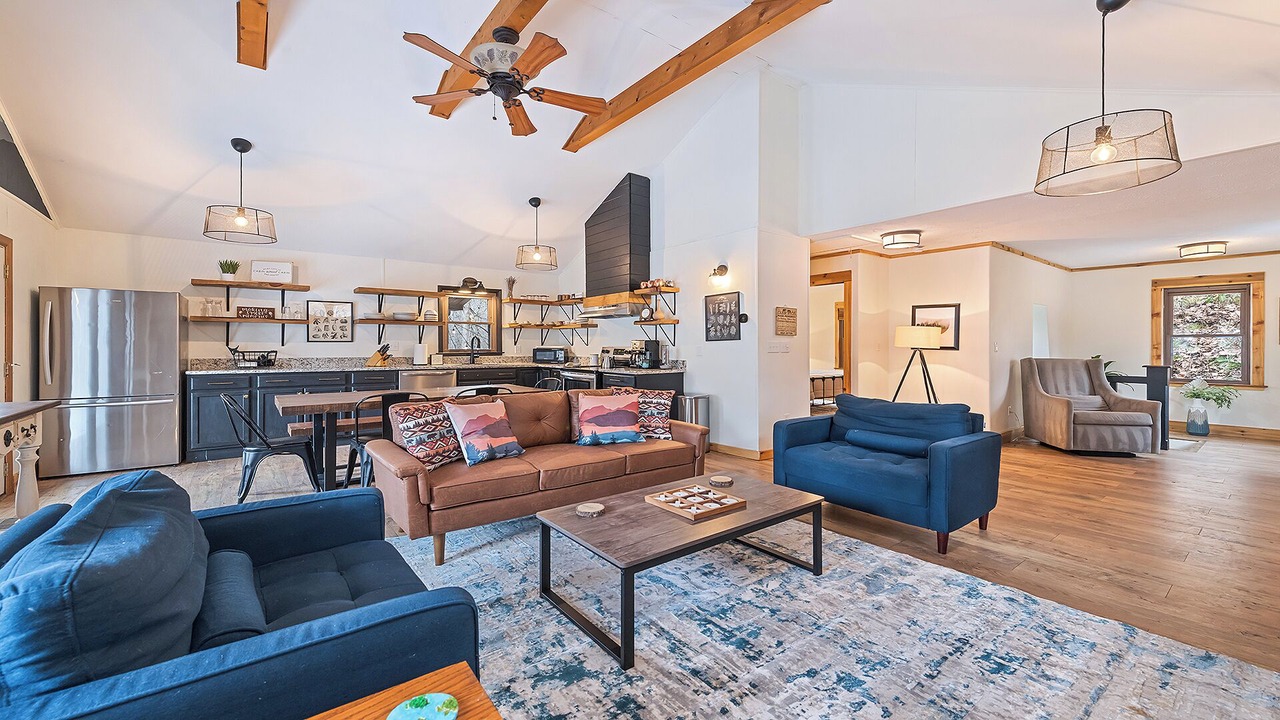 Photo of Livingroom in Sylva