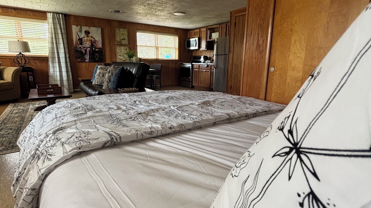 Photo of Bedroom in Farmview - Ramble