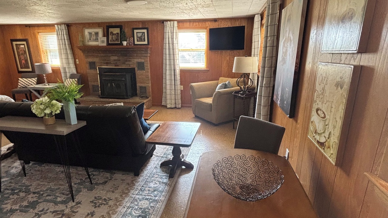 Photo of Livingroom in Farmview - Ramble
