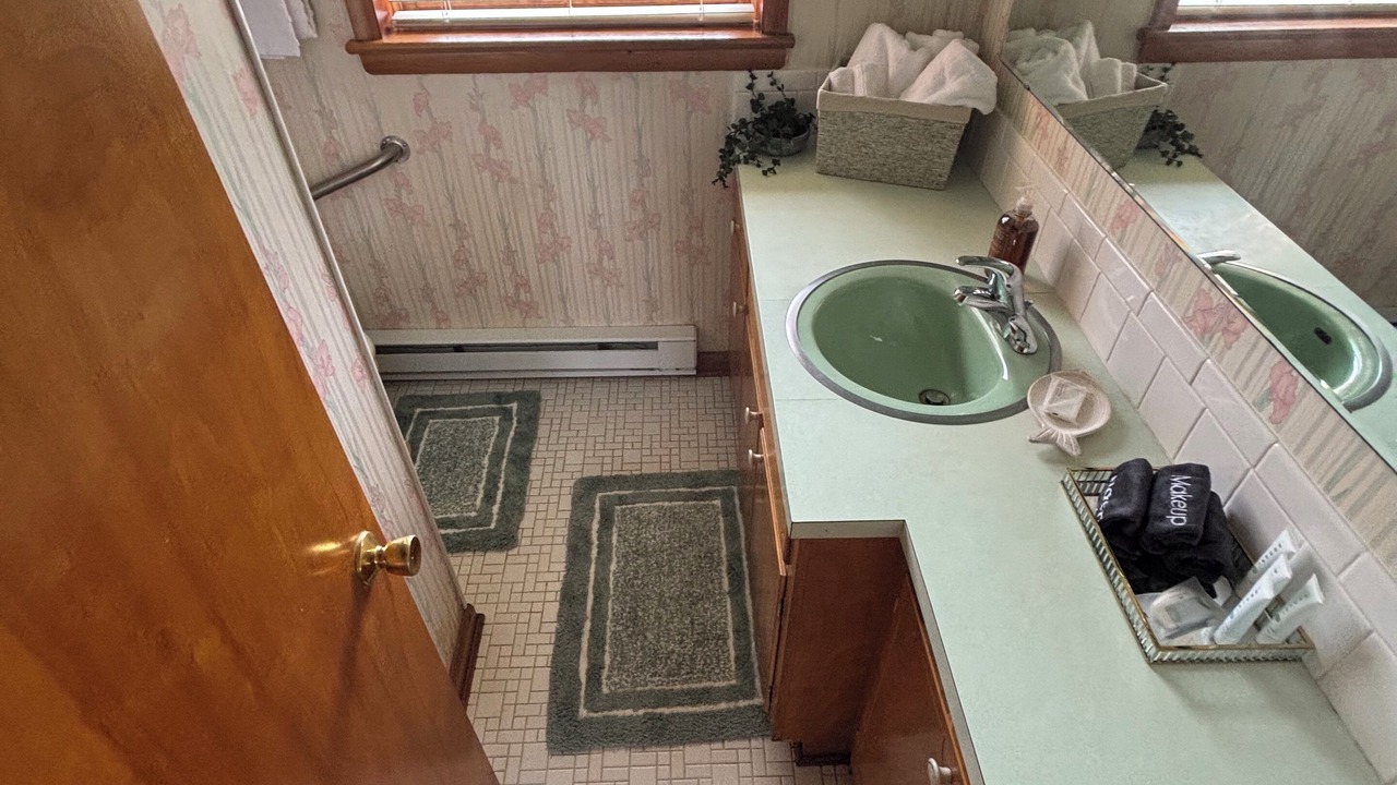 Photo of Bathroom in Farmview - Ramble