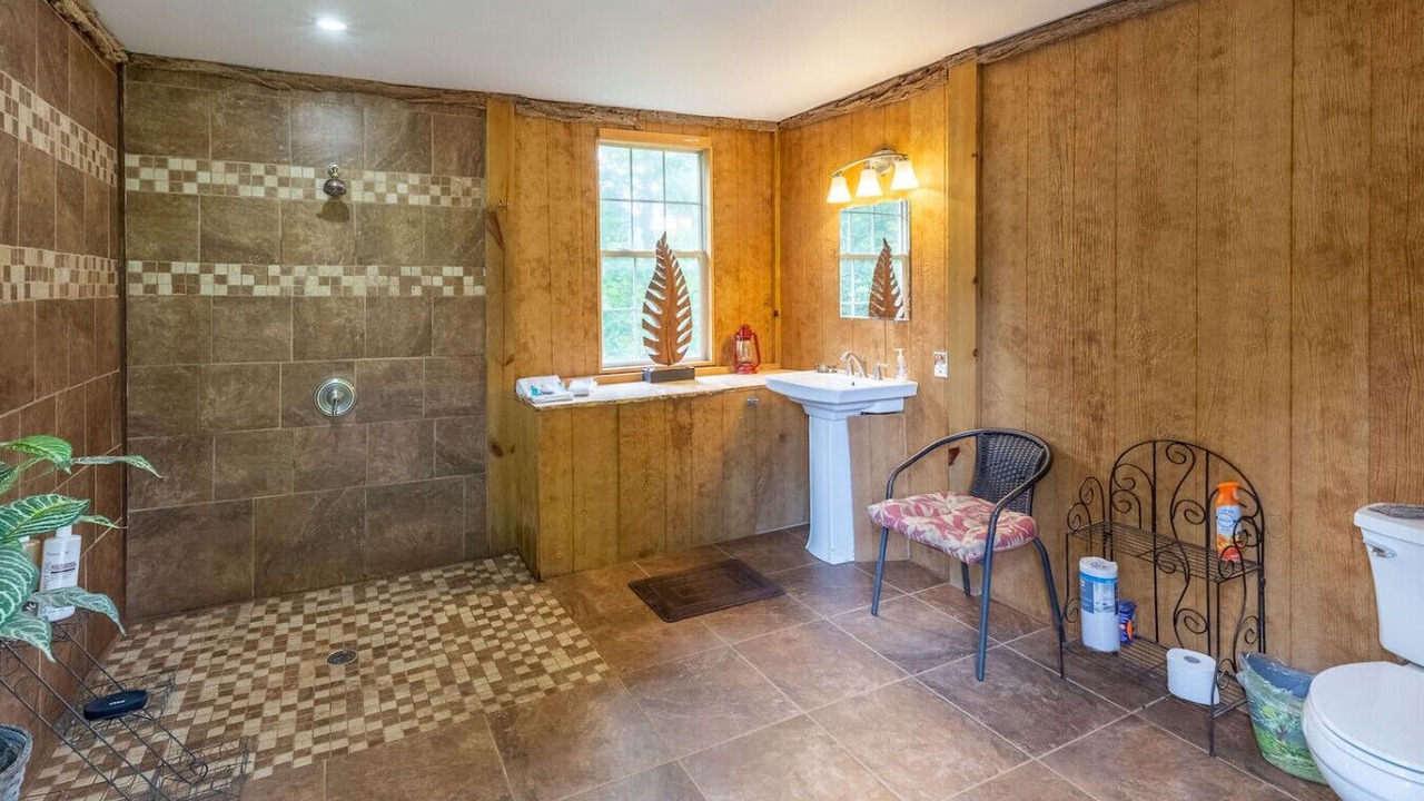 Photo of Bathroom in Cullowhee
