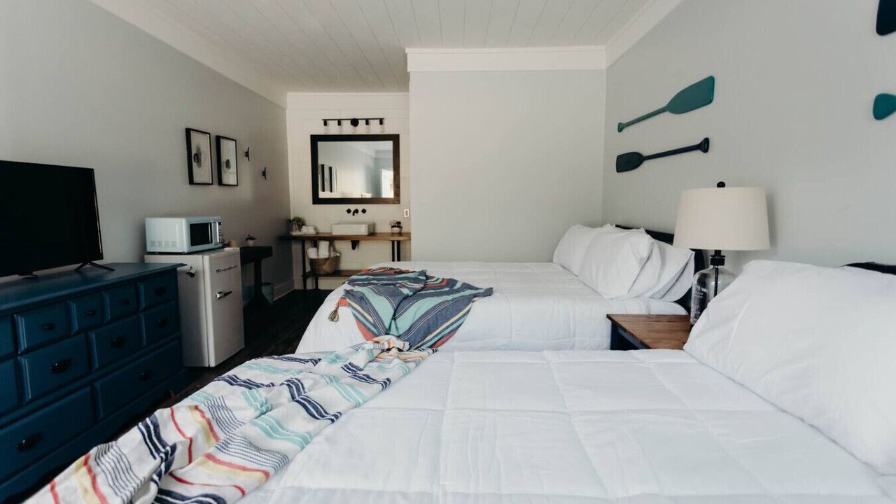 Photo of Bedroom in Byrdstown