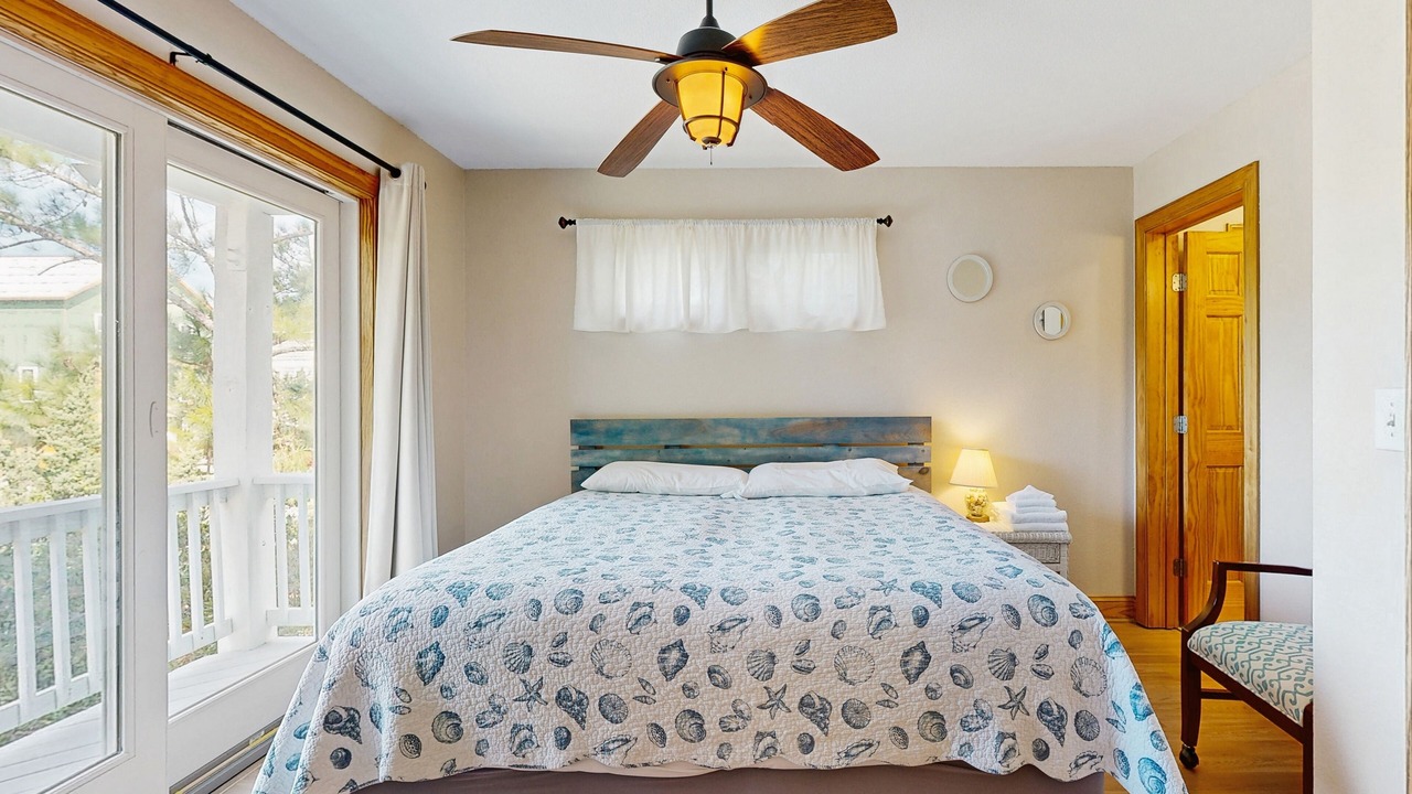 Photo of Bedroom in Wind Over Waves