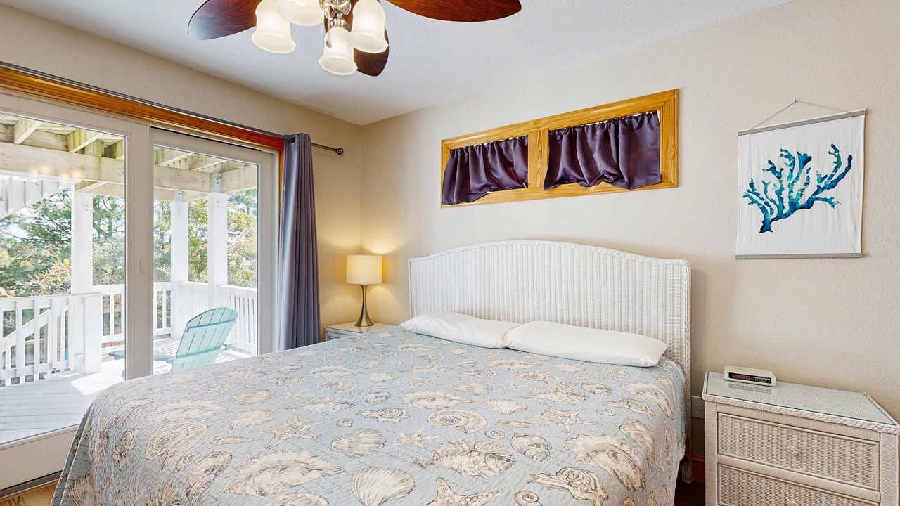 Photo of Bedroom in Wind Over Waves