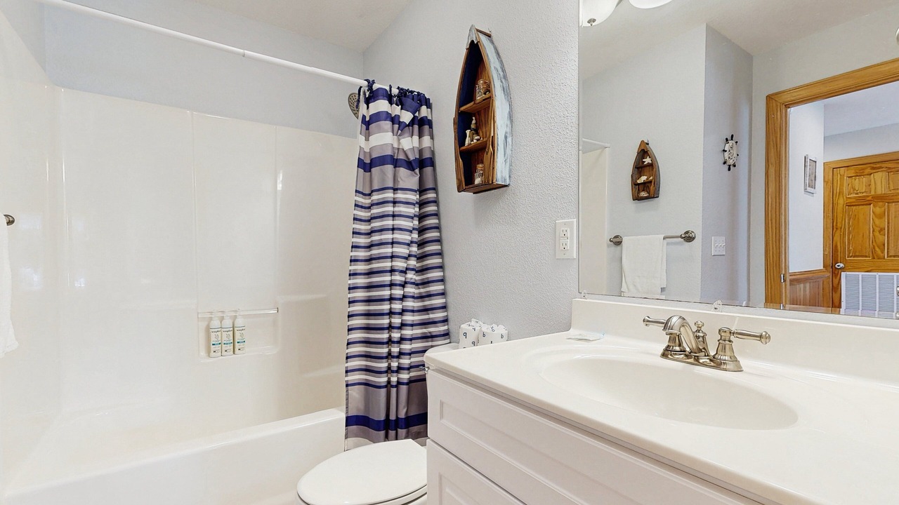 Photo of Bathroom in Wind Over Waves