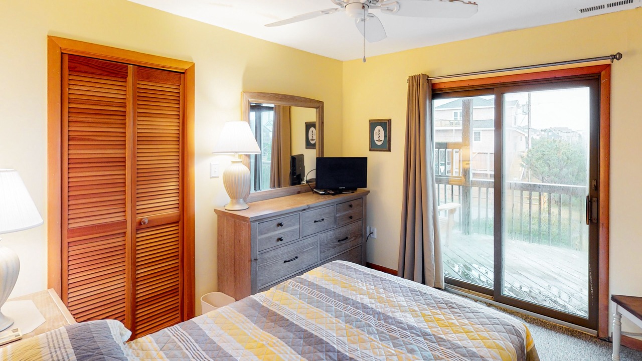 Photo of Bedroom in Waves