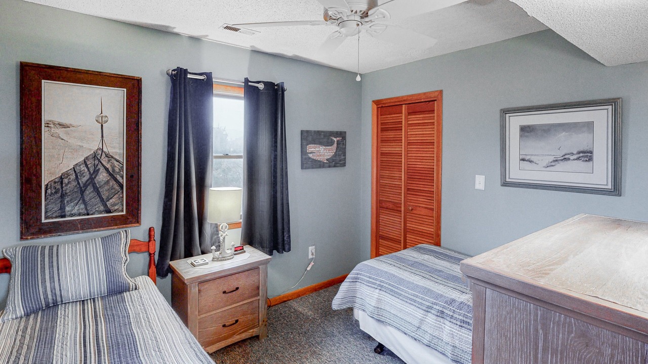 Photo of Bedroom in Waves