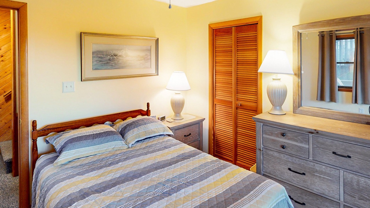 Photo of Bedroom in Waves