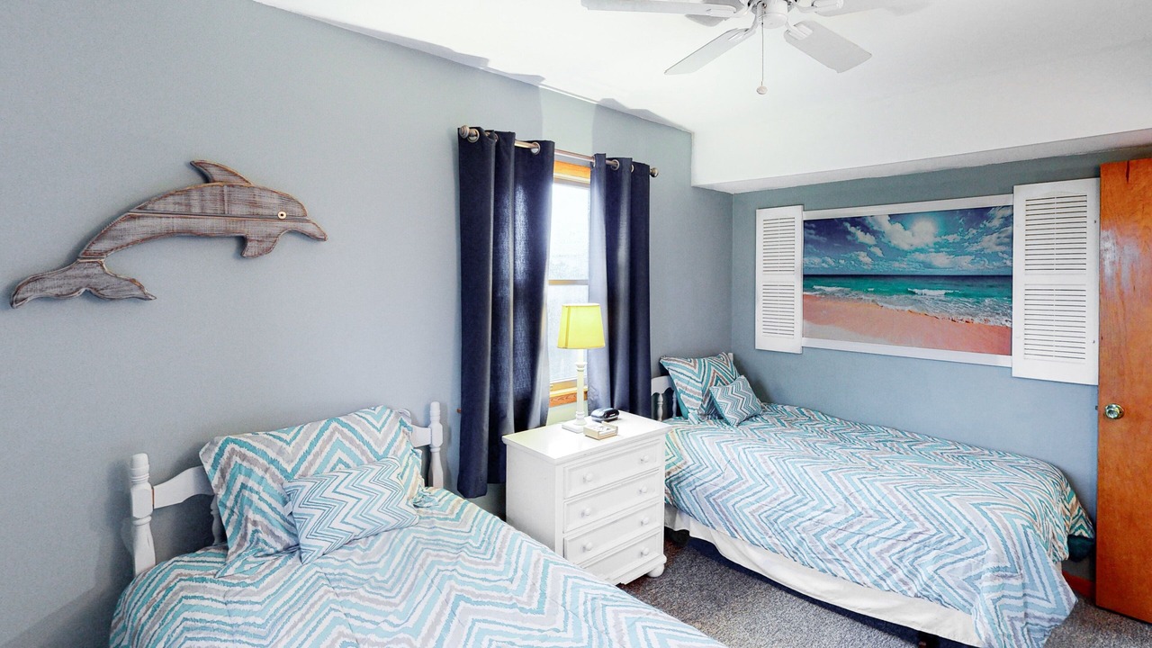 Photo of Bedroom in Waves