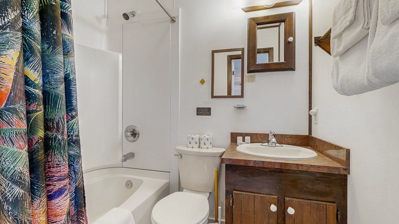 Photo of Bathroom in Palisade Acres