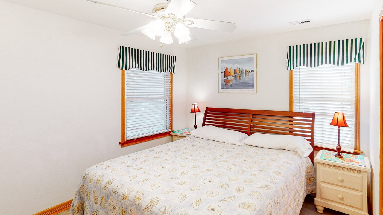 Photo of Bedroom in Waves