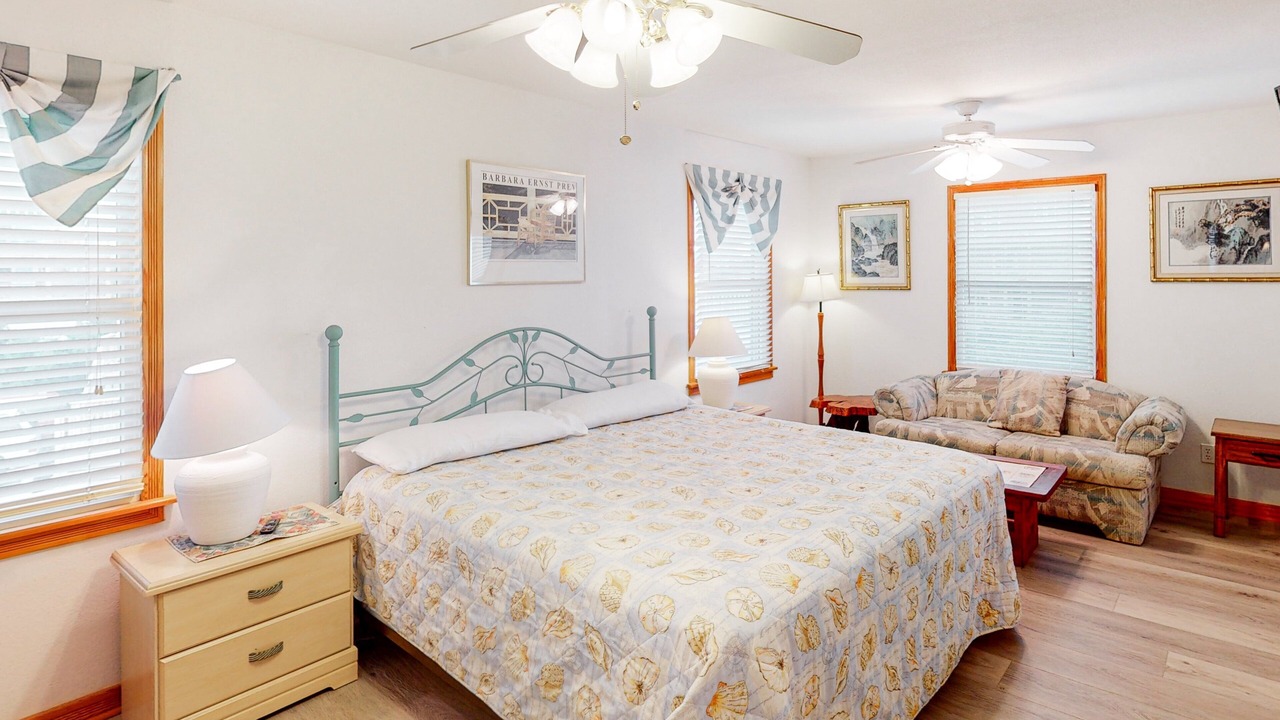 Photo of Bedroom in Waves