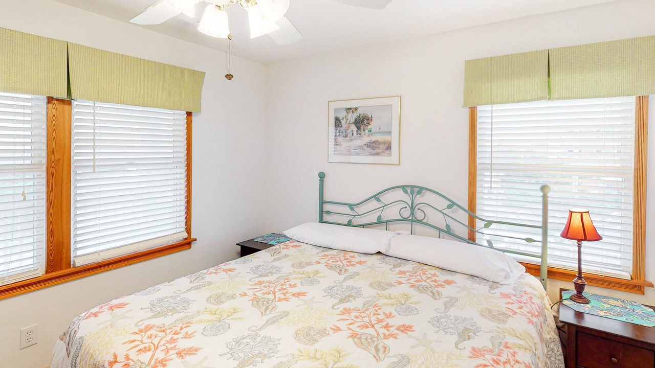 Photo of Bedroom in Waves