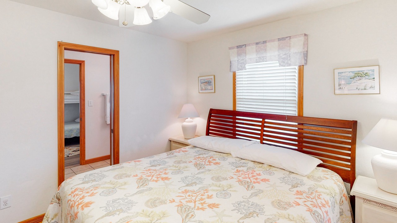 Photo of Bedroom in Waves