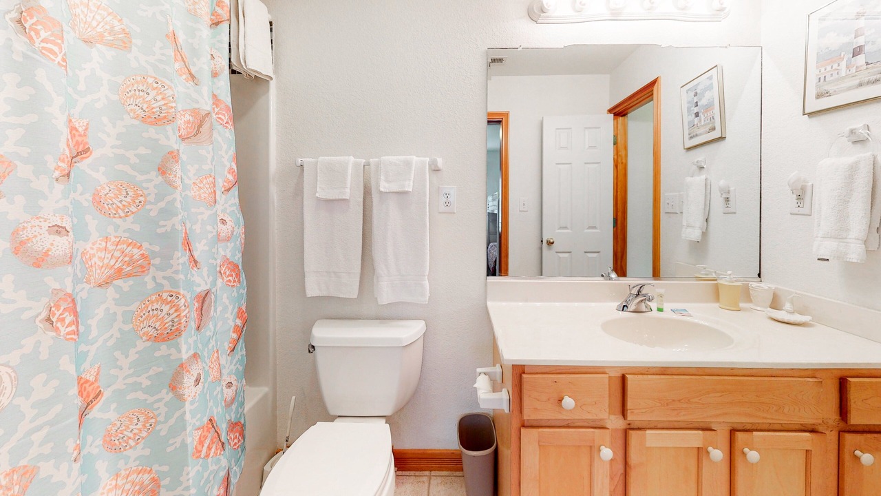 Photo of Bathroom in Waves