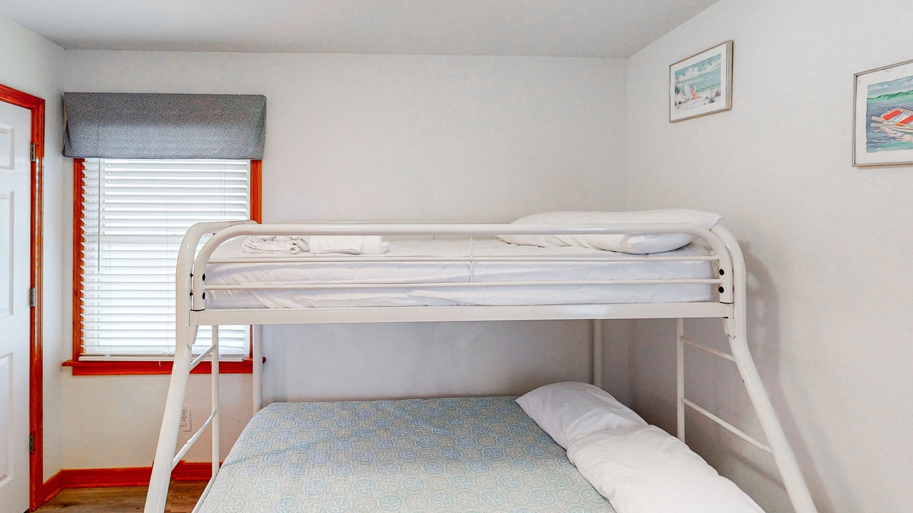 Photo of Bedroom in Waves