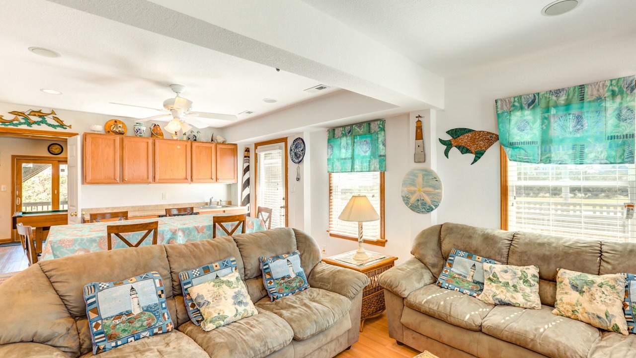 Photo of Livingroom in Waves