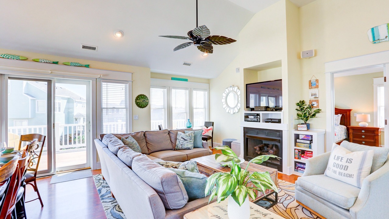 Photo of Livingroom in Avon