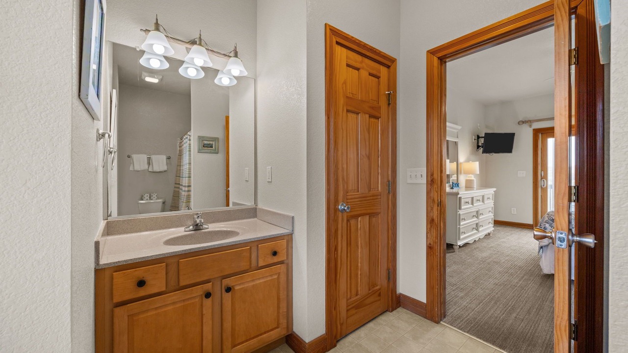 Photo of Bathroom in Waves