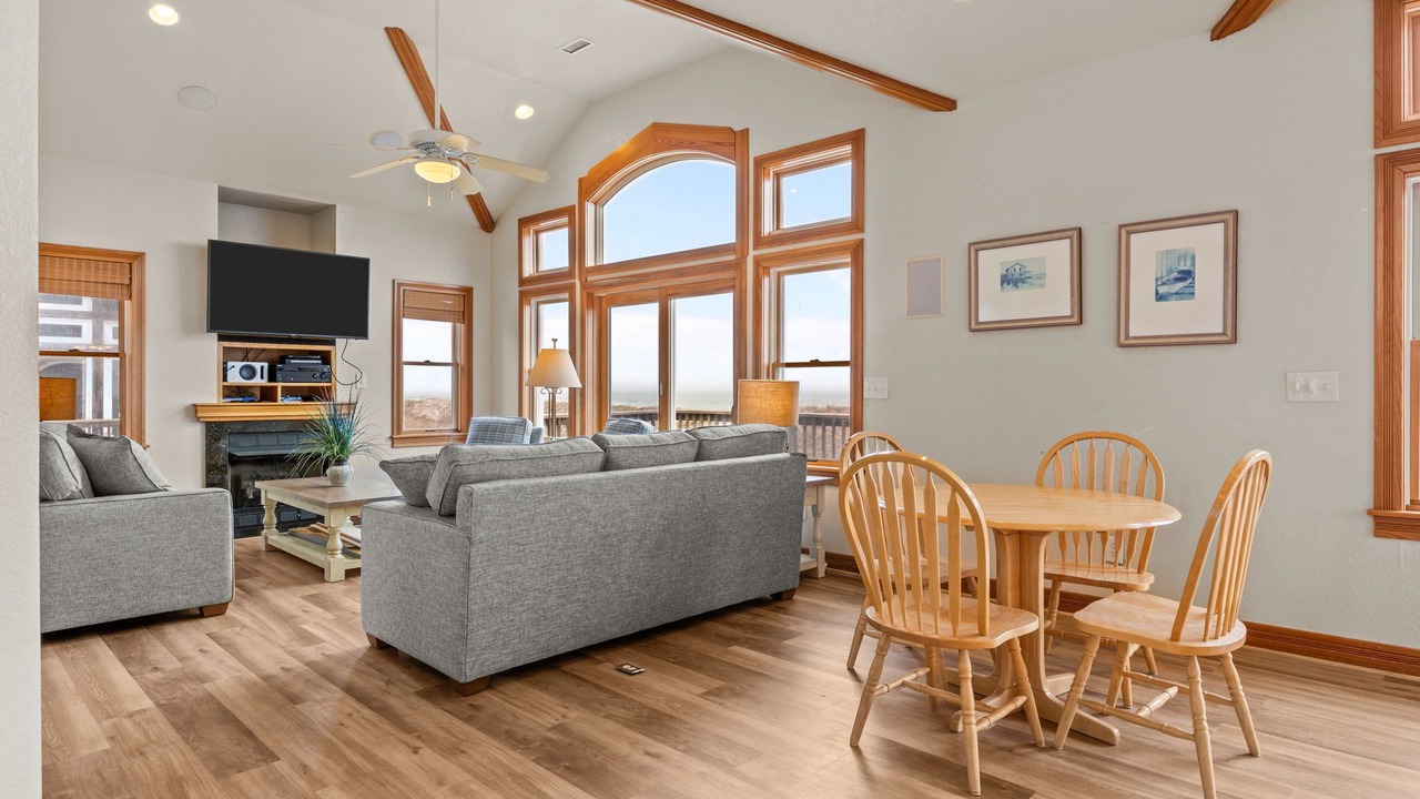 Photo of Livingroom in Waves