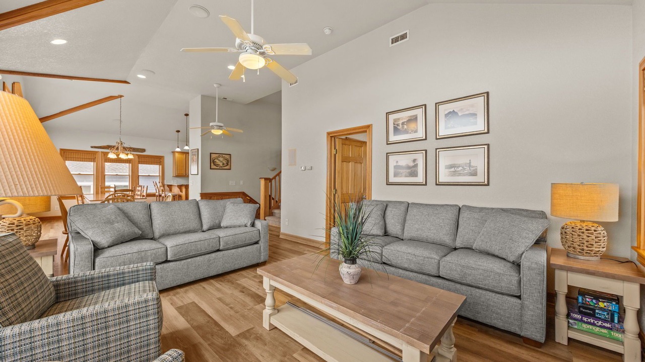 Photo of Livingroom in Waves
