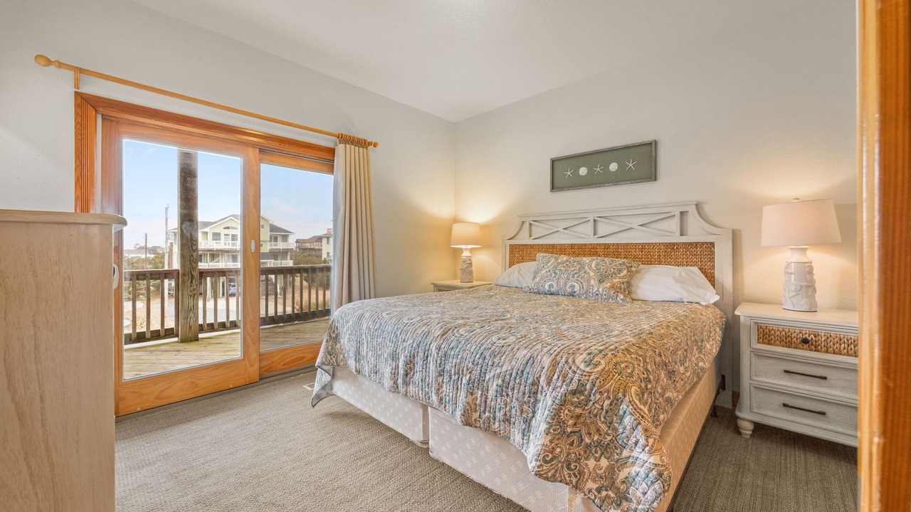 Photo of Bedroom in Waves