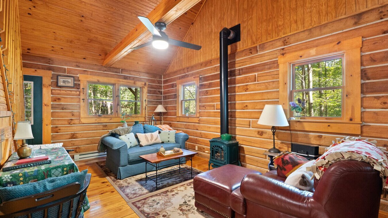 Photo of Livingroom in Birdseye