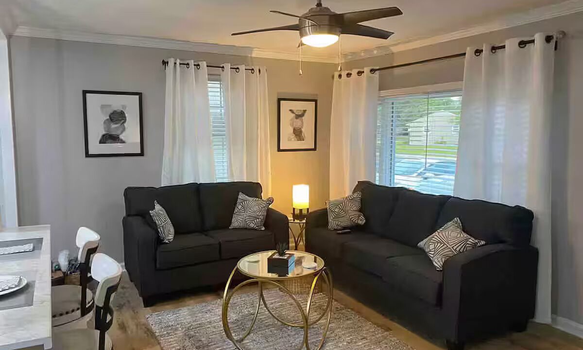 Photo of Livingroom in Jacksonville