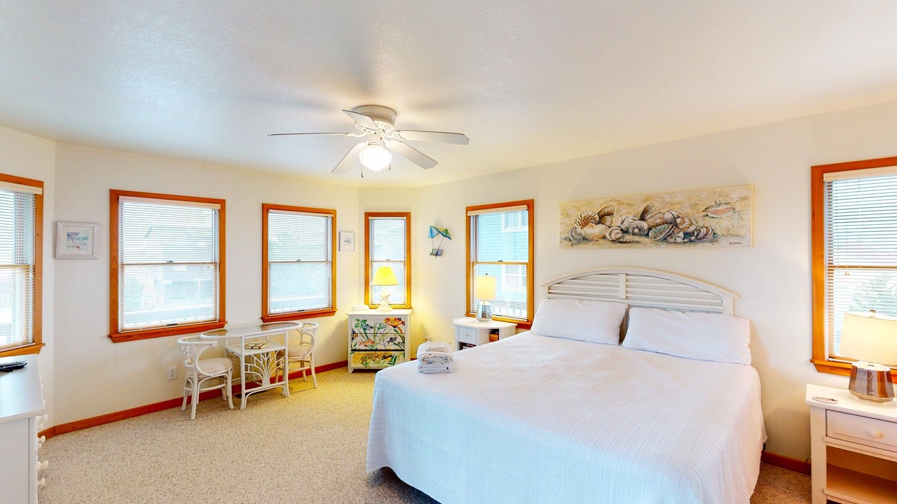 Photo of Bedroom in Waves