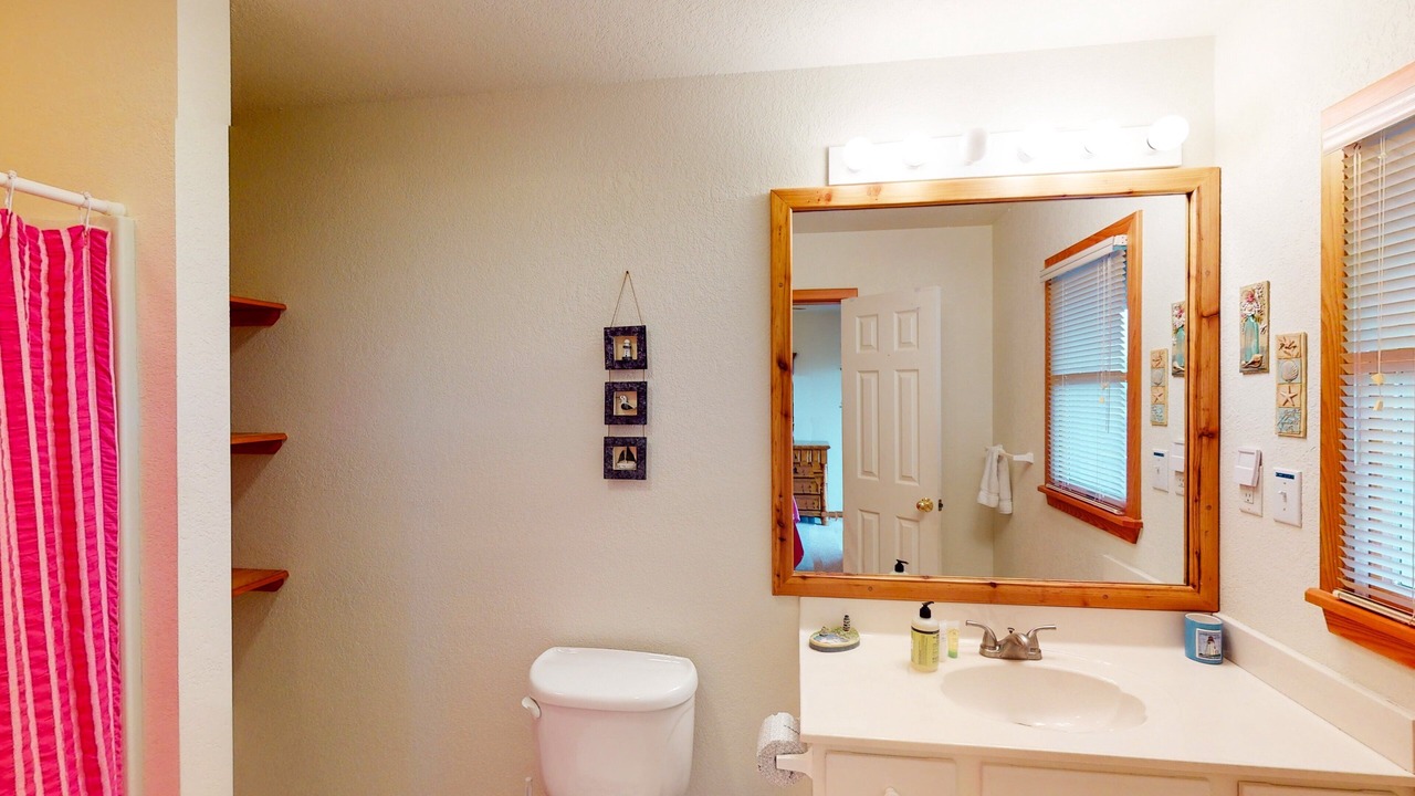Photo of Bathroom in Waves