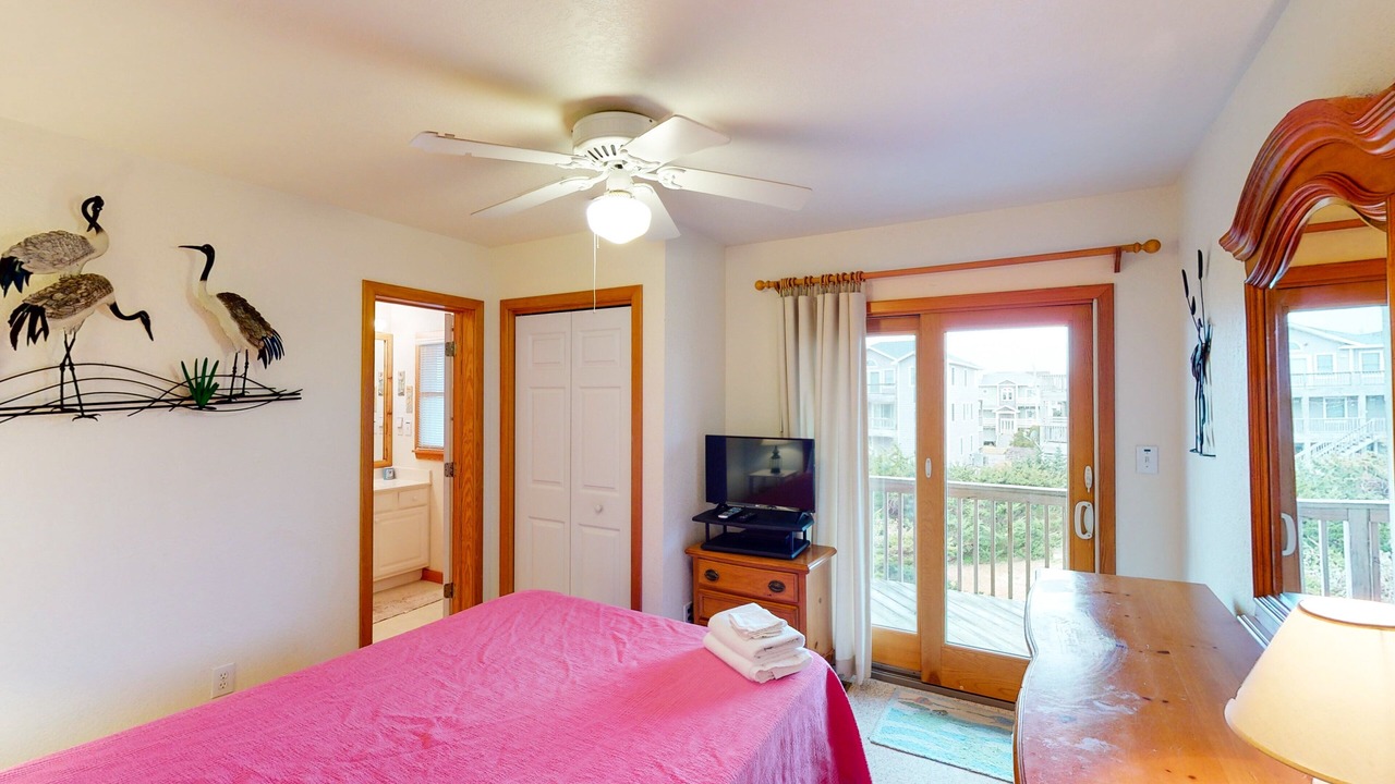 Photo of Bedroom in Waves