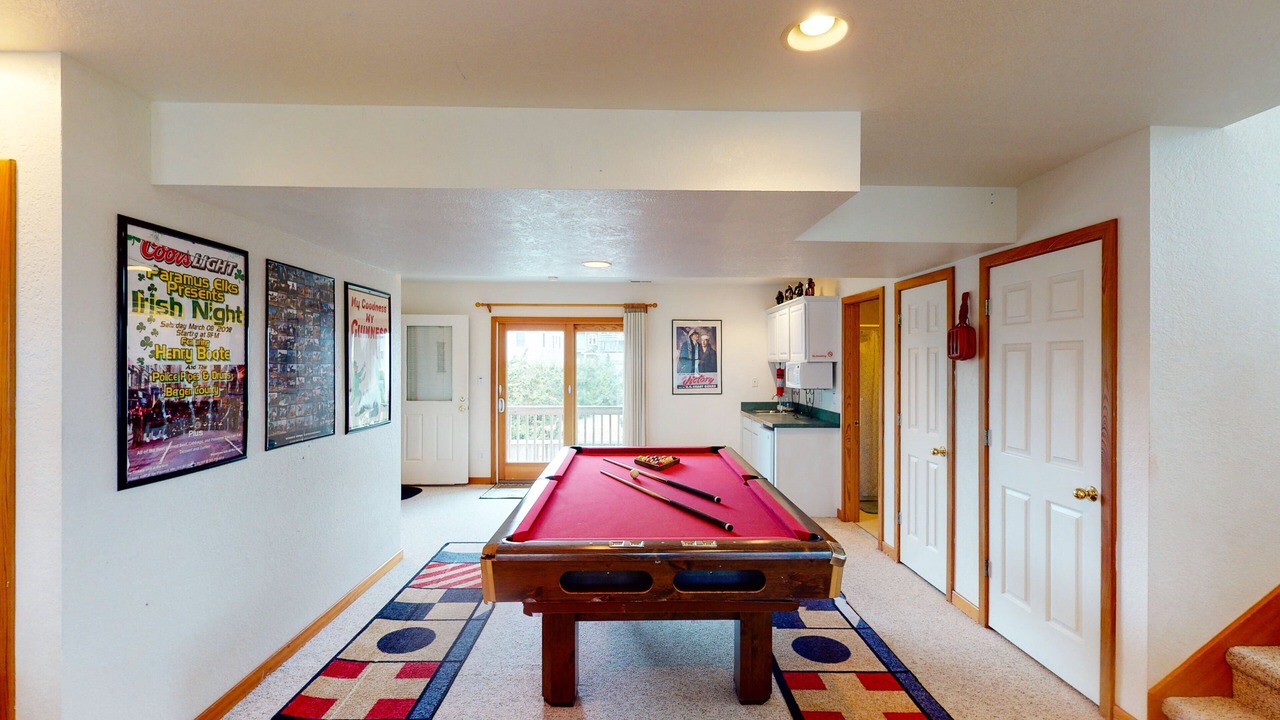 Photo of Bedroom in Waves