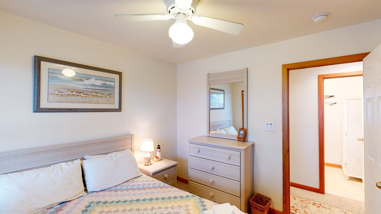 Photo of Bedroom in Waves