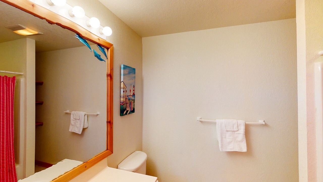 Photo of Bathroom in Waves